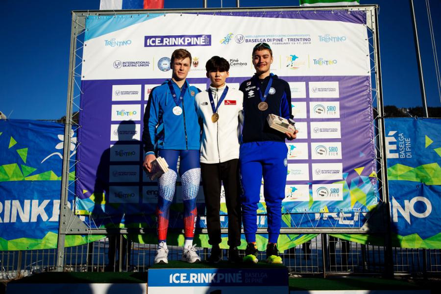 Sergei Loginov (RUS) Jaewon Chung (KOR) Francesco Betti (ITA) WJSSC 2019©International Skating Union 1129863801