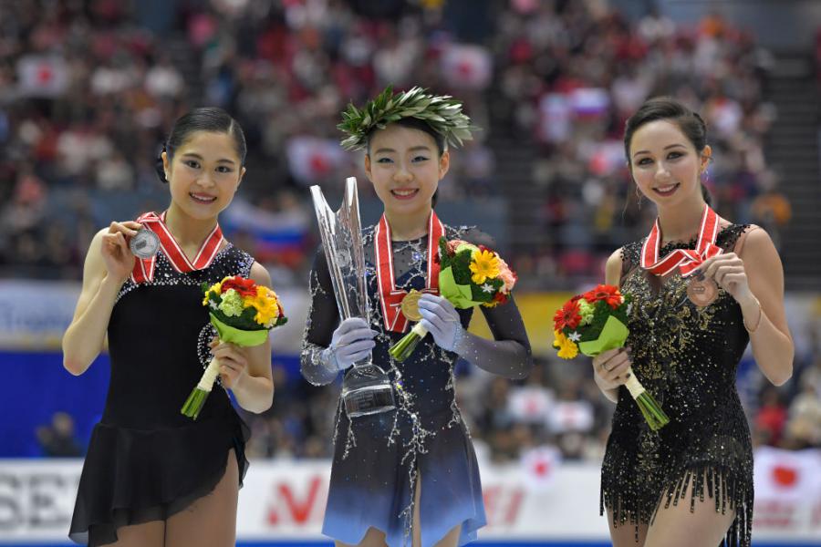 GP NHK Satoko Miyahara(JPN) Rika Kihira(JPN Elizaveta Tuktamysheva(RUS)2018©ISU 1059802726